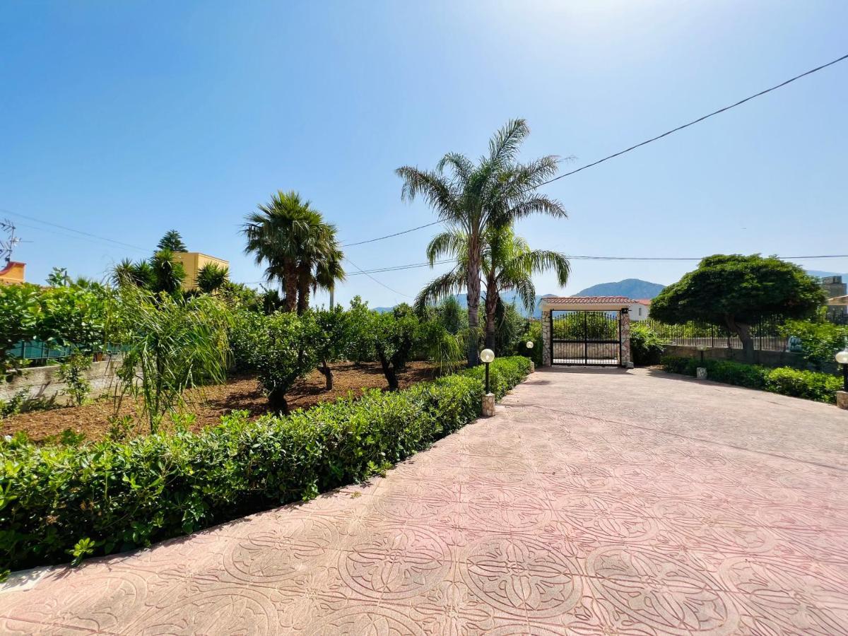 Villa Genova Карини Экстерьер фото